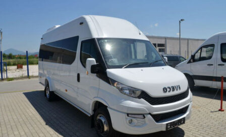 Микроавтобус Iveco Daily